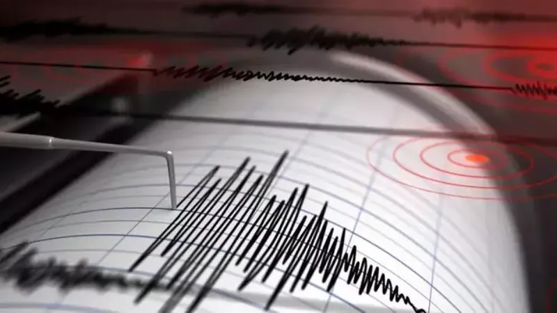 Japonya'da 7.4 büyüklüğünde deprem
