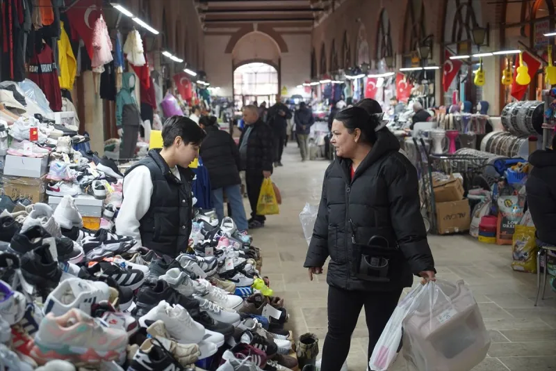 Osmanlı Yadigarı Edirne Çarşılarında Bayram Yoğunluğu: Tarihi Mekanlarda Alışveriş Telaşı