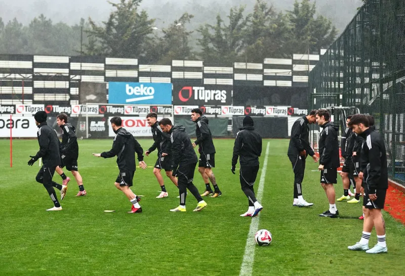 Siyah-Beyazlılar, Fenerbahçe Karşılaşması İçin Hazırlıklarına Başladı