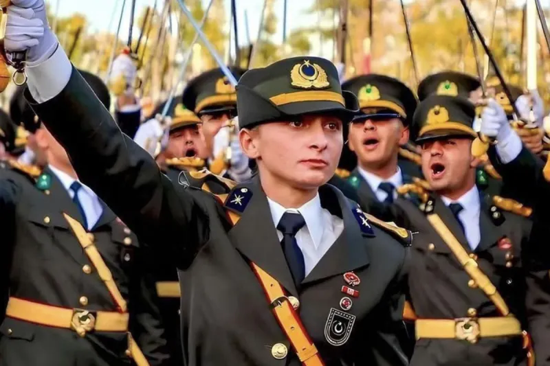 Teğmen Ebru Eroğlu'nun İhraç Davasında Karar: Mahkeme İptal Talebini Reddetti