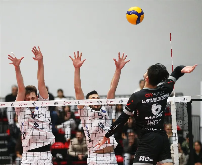 Voleybol: SMS Grup Efeler Ligi