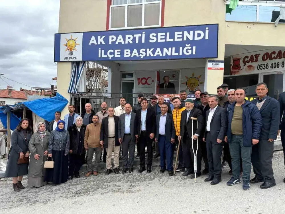 Selendi'de AK Parti'nin Bayram Coşkusuna Vatandaşlar da Katıldı