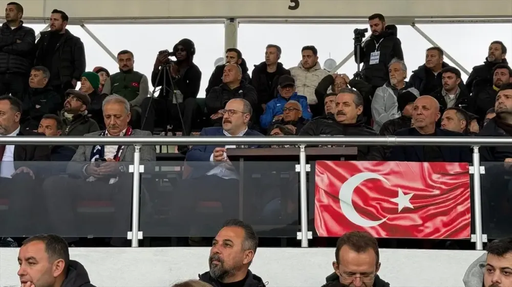 Siyasi Yöneticiler Futbol Severlerle Bir Araya Geldi