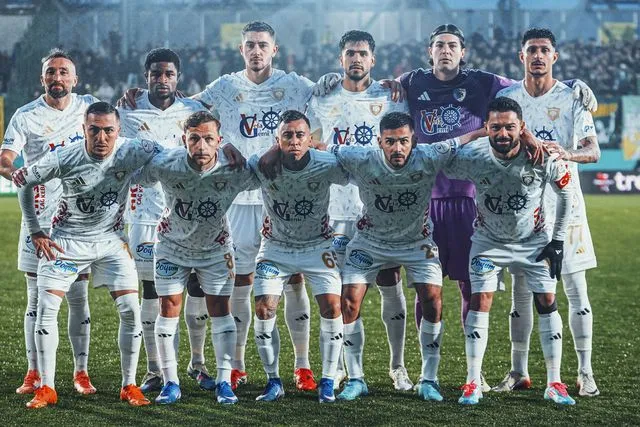 Son Dakika: Erzurumspor'un Şutları Gollere Dönüştü, Liderlik Koltuğu Tekrar Ele Geçirildi