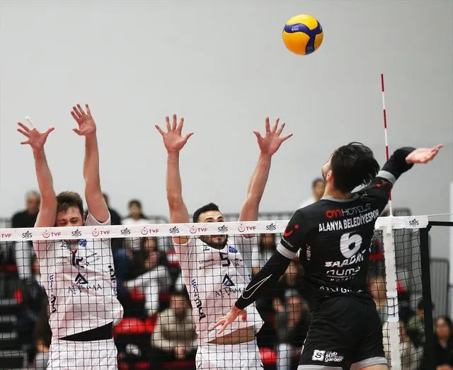 Voleybol: SMS Grup Efeler Ligi